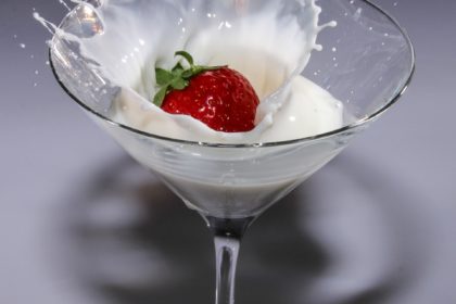 cocktail-drink-glass-strawberry-45237